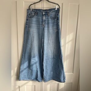 American Eagle Women’s Jeans Super High Rise Ultra Wide Leg Baggy Size 10 Short